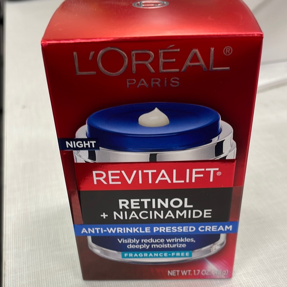Revitalift Retinol + Niacinamide Anti-Wrinkle Cream - Red